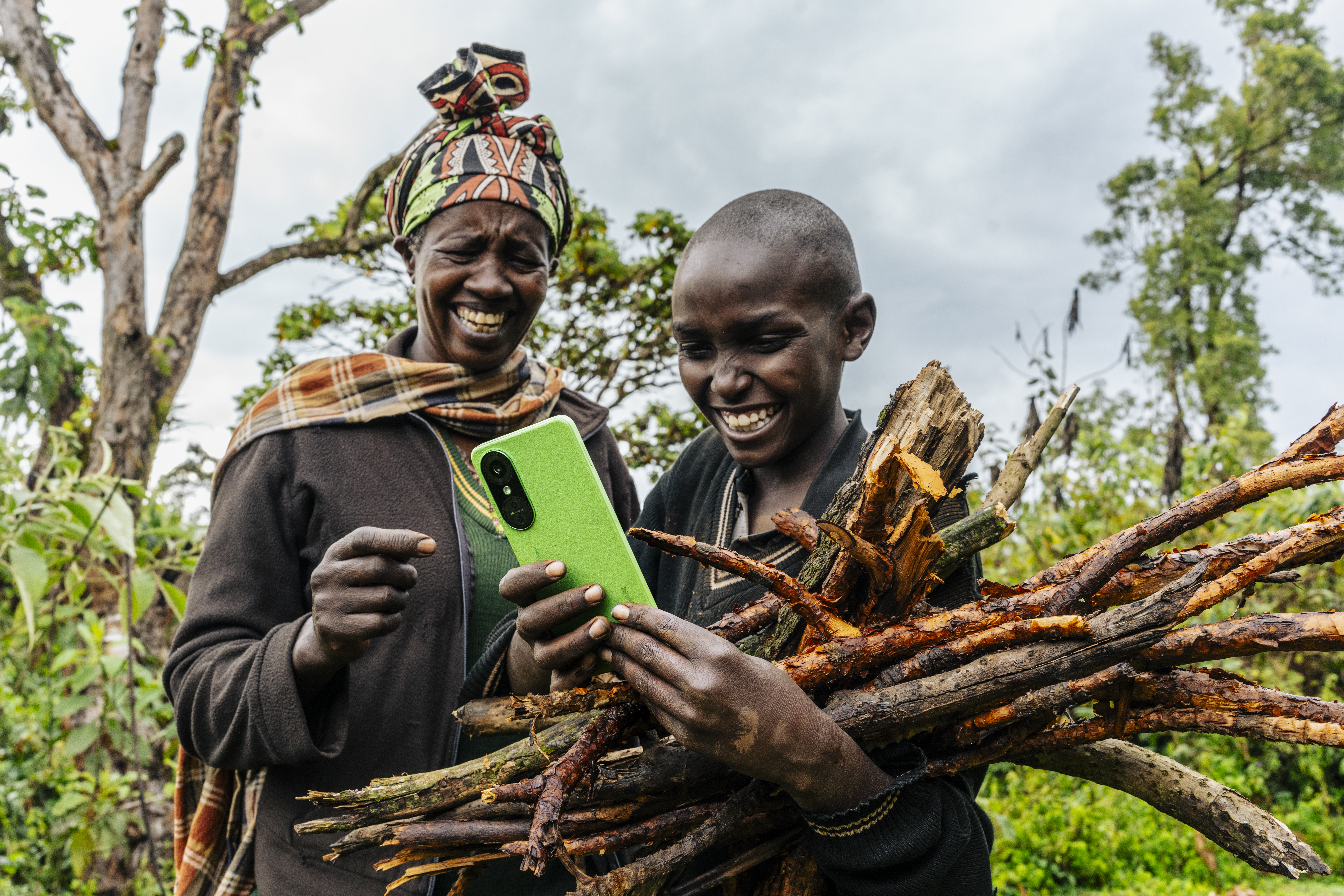 GOODSAM smartphone empowering African communities